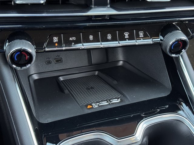 2027 Chevrolet Traverse LT - Photo 15