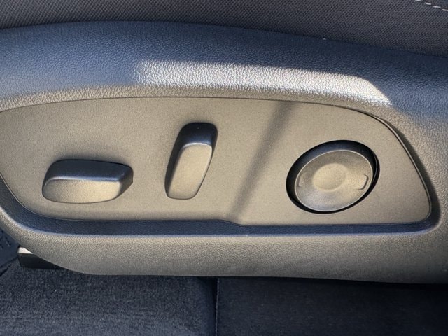 2027 Chevrolet Equinox LT - Photo 23