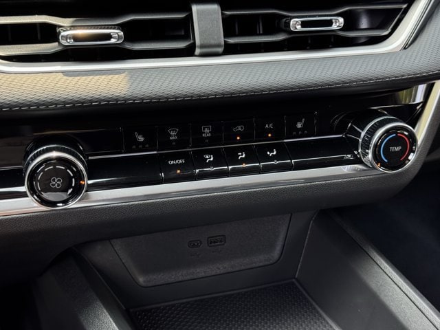 2027 Chevrolet Equinox LT - Photo 15