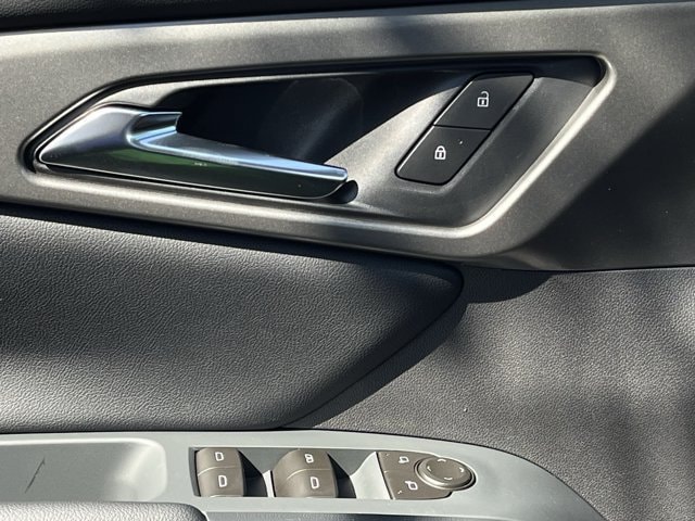 2027 Chevrolet Traverse LT - Photo 20