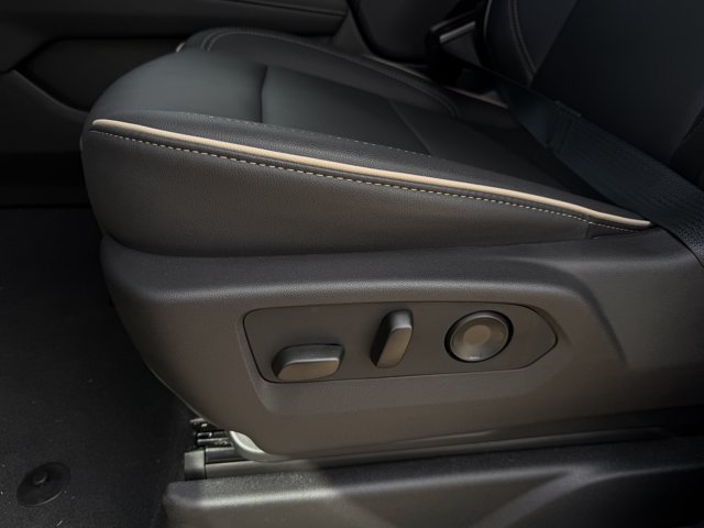 2026 Chevrolet Suburban Premier - Photo 25