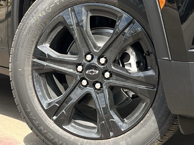 2027 Chevrolet Traverse LT - Photo 26