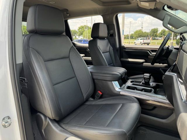 2025 Chevrolet Silverado 1500 LTZ - Photo 31