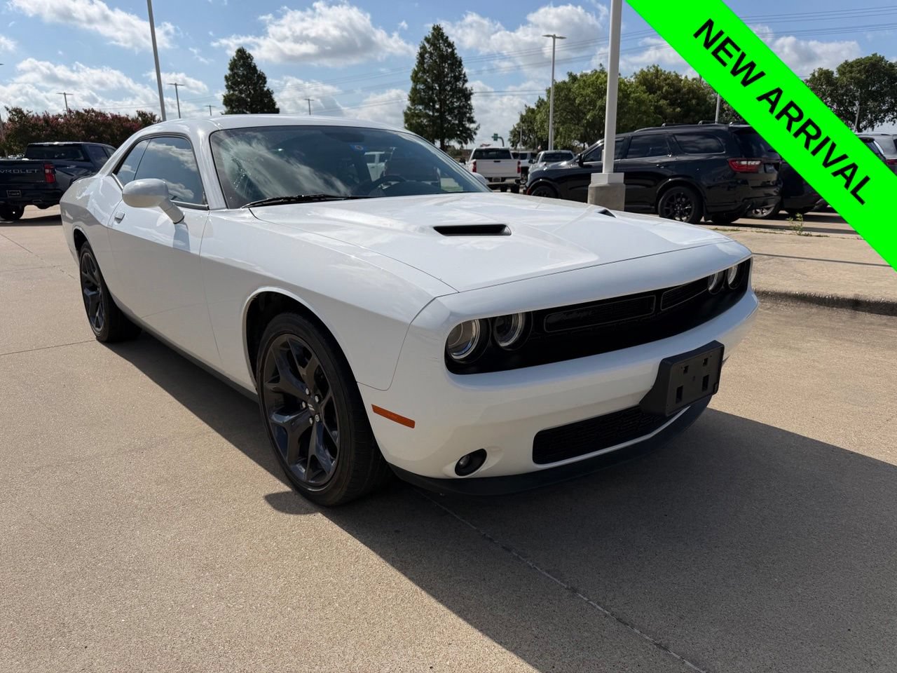 2020 Dodge Challenger SXT Auto's photo