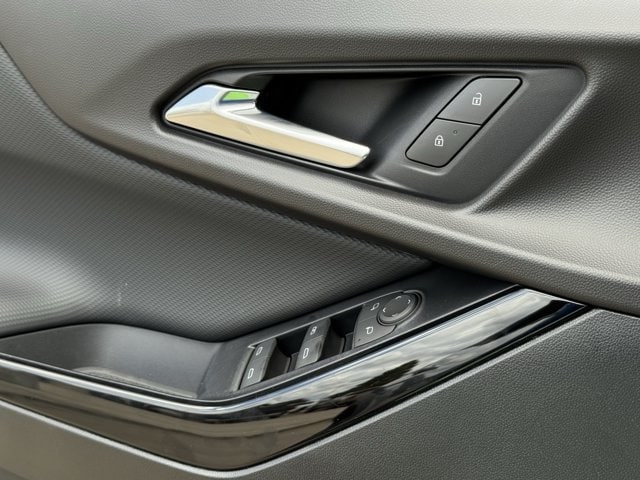 2027 Chevrolet Equinox LT - Photo 21