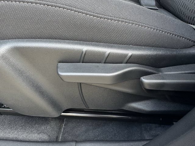2027 Chevrolet Equinox LT - Photo 23