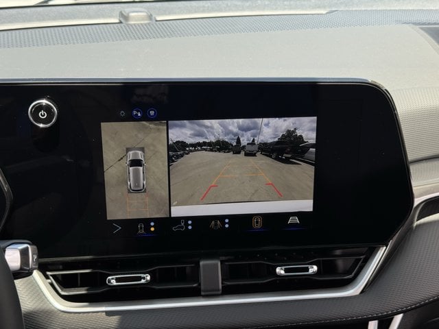 2027 Chevrolet Equinox LT - Photo 14