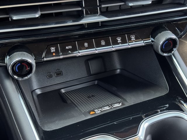 2027 Chevrolet Traverse LT - Photo 15