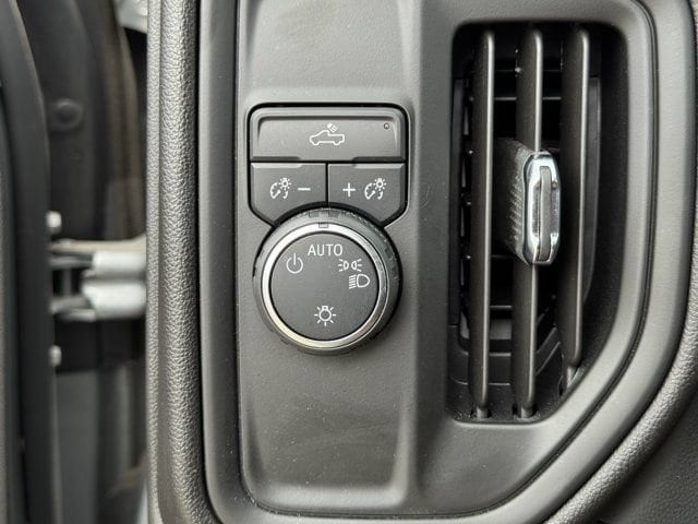 2024 Chevrolet Silverado 1500 Custom - Photo 22