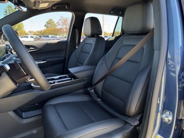 2027 Chevrolet Equinox LT - Photo 22