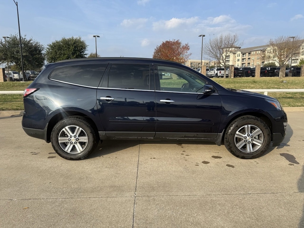 Used 2017 Chevrolet Traverse LT SUV