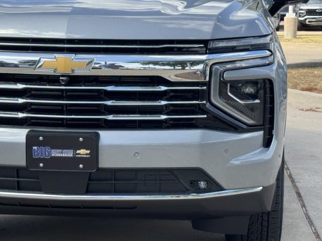 2026 Chevrolet Suburban LT - Photo 9