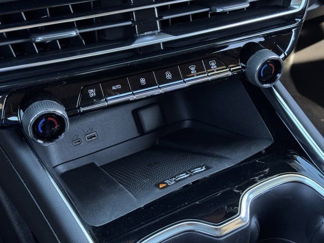 2025 Chevrolet Traverse LT - Photo 15