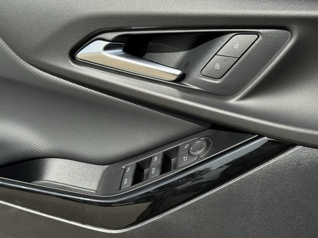 2027 Chevrolet Equinox LT - Photo 21