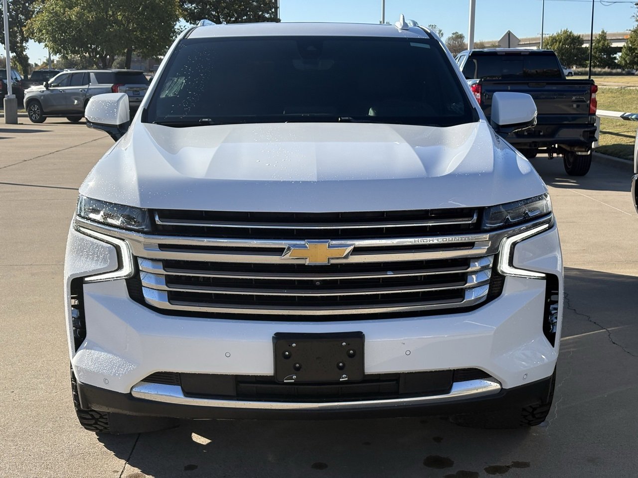 2022 Chevrolet Suburban High Country photo 2