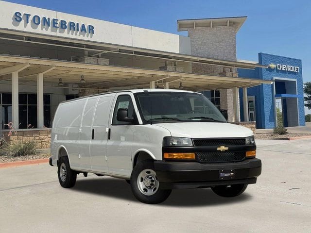 2026 Chevrolet Express 3500 Extended Work Van's photo