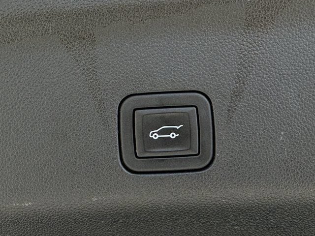2024 Chevrolet Suburban LT - Photo 35