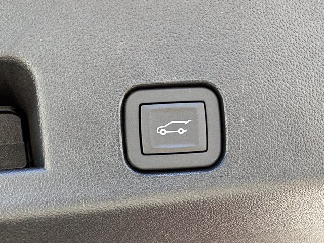 2027 Chevrolet Traverse LT - Photo 26