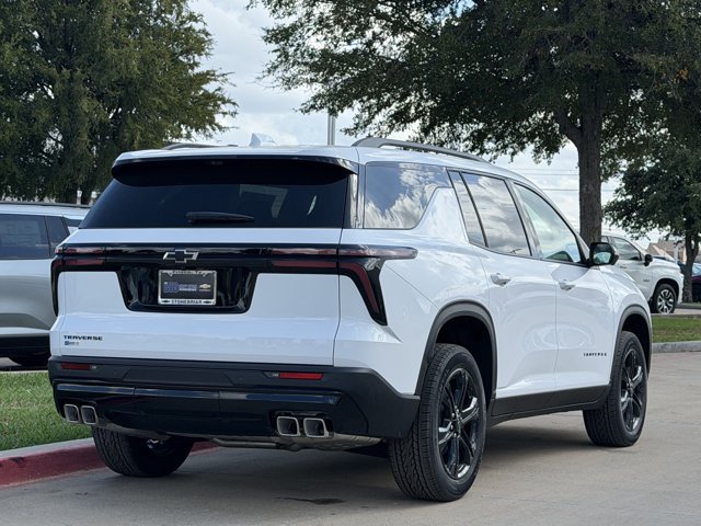 2027 Chevrolet Traverse LT - Photo 4