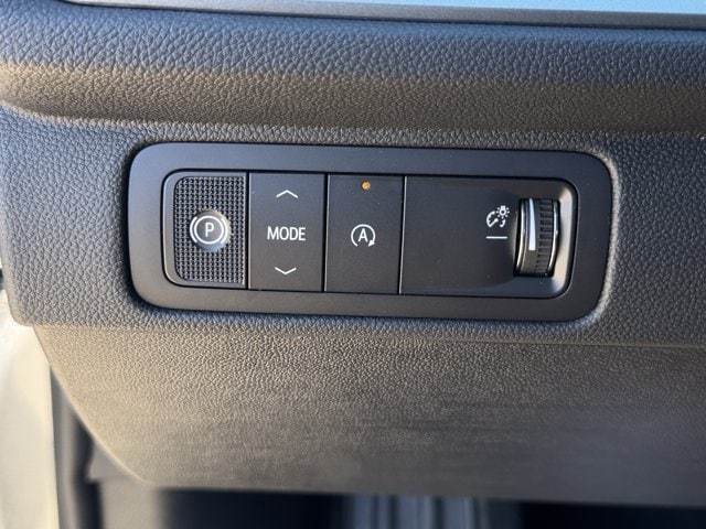 2027 Chevrolet Traverse LT - Photo 18