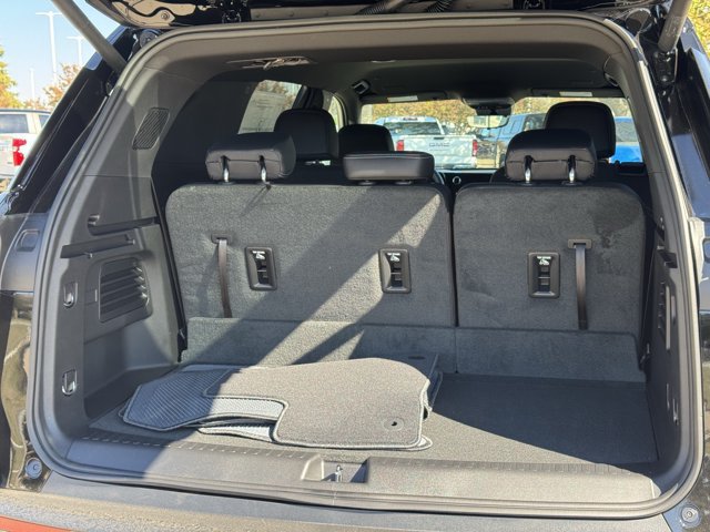 2027 Chevrolet Traverse LT - Photo 24