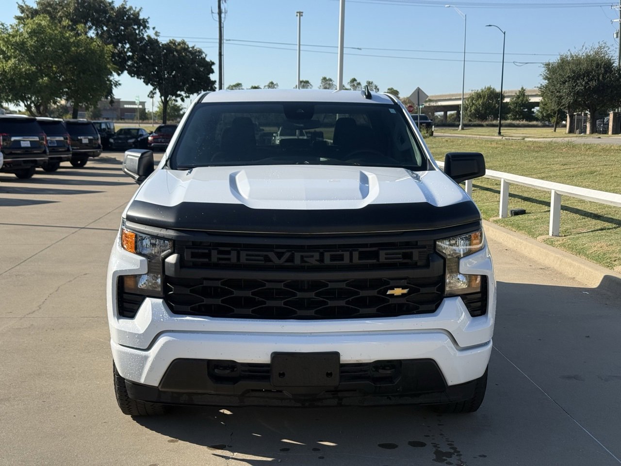 2024 Chevrolet Silverado 1500 Custom photo 2