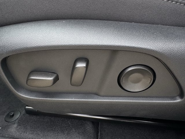 2027 Chevrolet Equinox LT - Photo 23