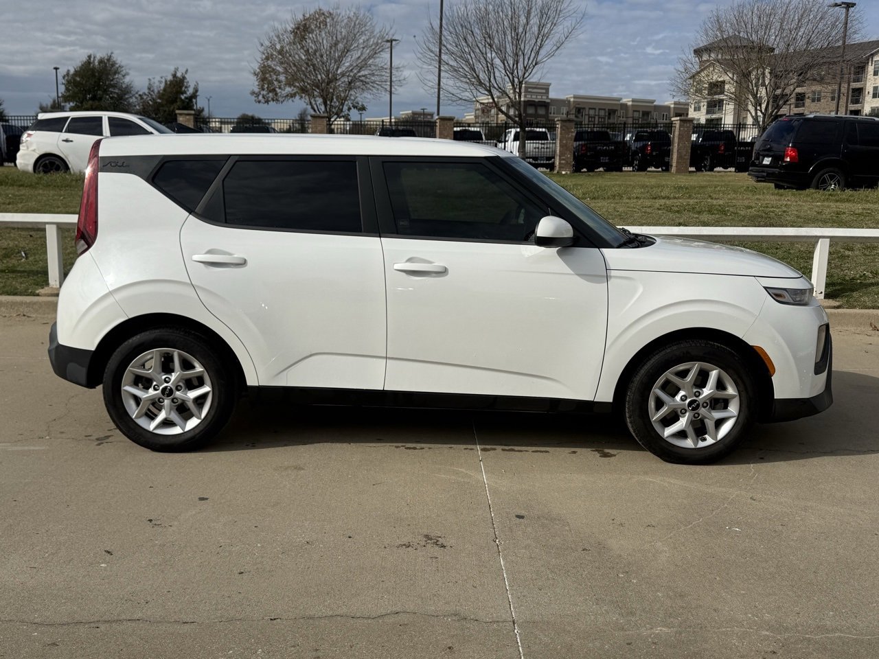 2022 Kia Soul LX photo 3