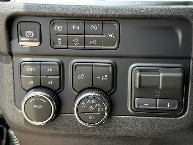 2026 Chevrolet Tahoe Z71 - Photo 18