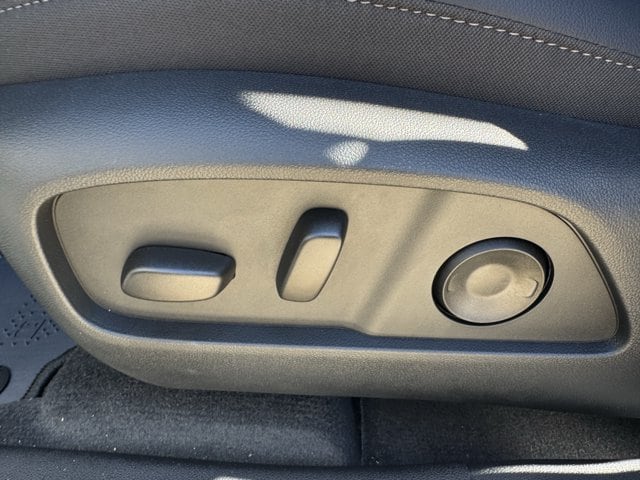 2027 Chevrolet Equinox LT - Photo 23