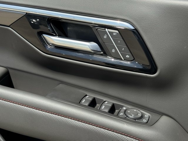 2026 Chevrolet Suburban RST - Photo 19