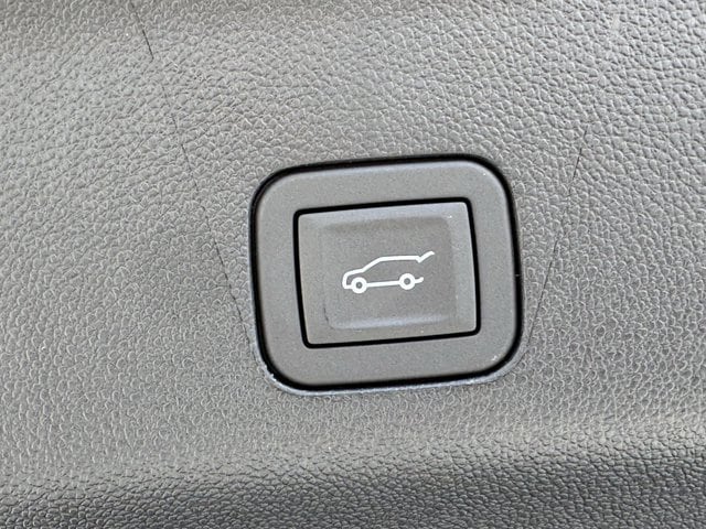 2026 Chevrolet Suburban Z71 - Photo 28