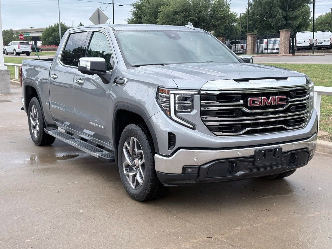 2025 GMC Sierra 4WD Crew Cab Short Box SLT's photo