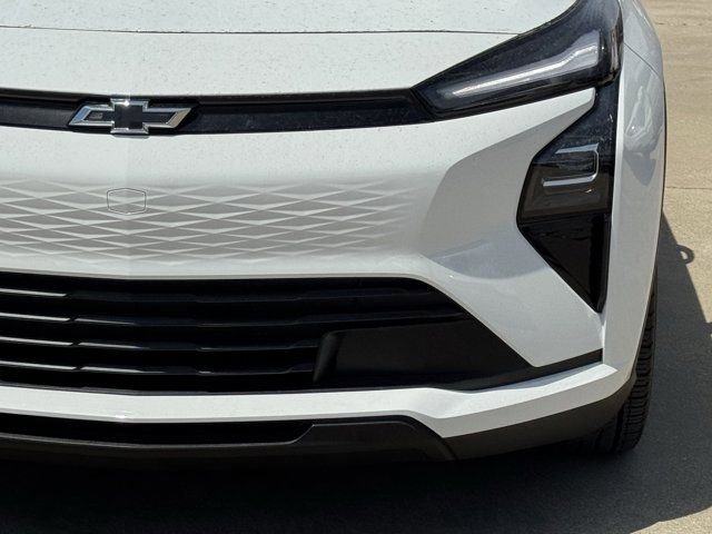 2027 Chevrolet Bolt LT - Photo 9