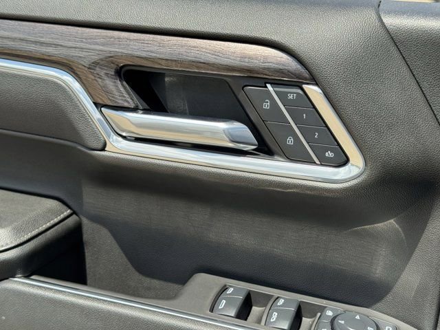 2025 Chevrolet Silverado 1500 LTZ - Photo 24