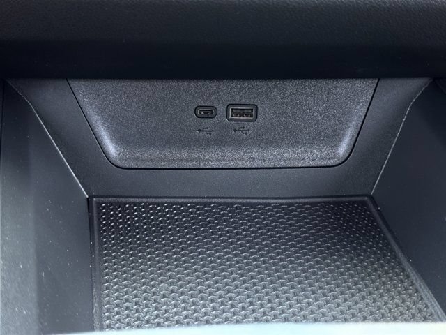 2027 Chevrolet Equinox LT - Photo 16