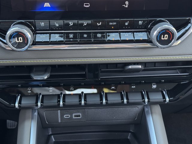2026 Chevrolet Colorado ZR2 - Photo 13