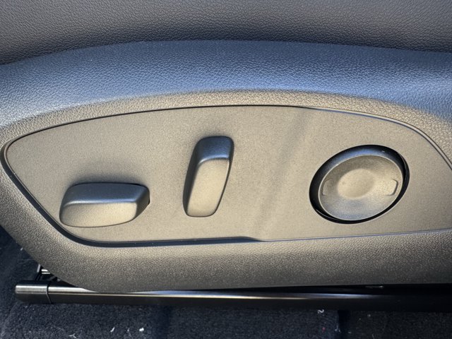 2027 Chevrolet Traverse LT - Photo 20