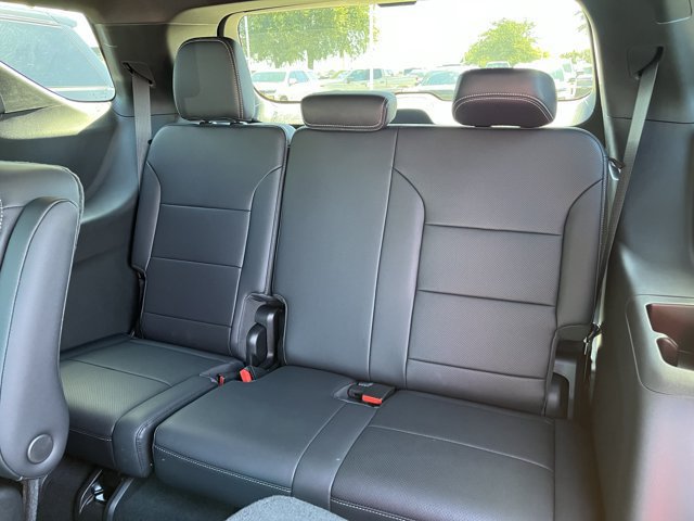 2027 Chevrolet Traverse LT - Photo 25