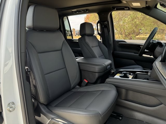 2026 Chevrolet Suburban Z71 - Photo 25