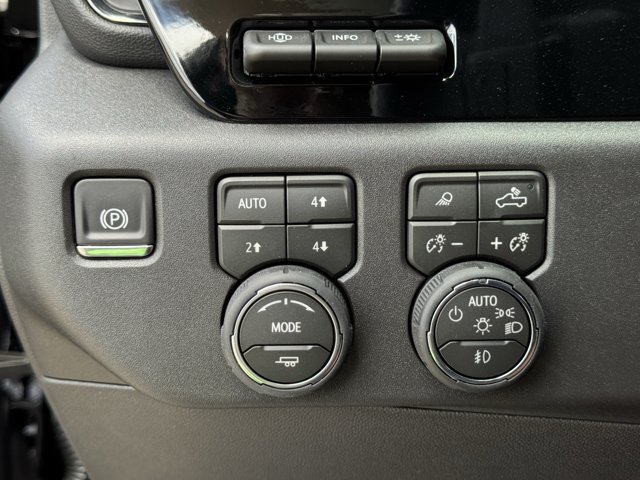 2026 Chevrolet Silverado 1500 ZR2 - Photo 18