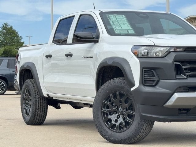 2026 Chevrolet Colorado Trail Boss - Photo 3