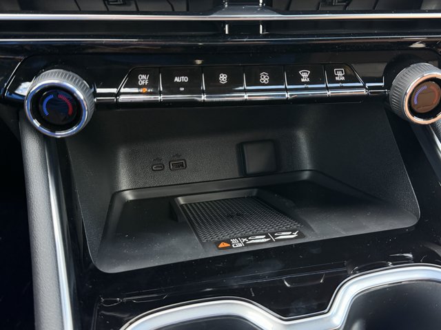 2027 Chevrolet Traverse Z71 - Photo 19