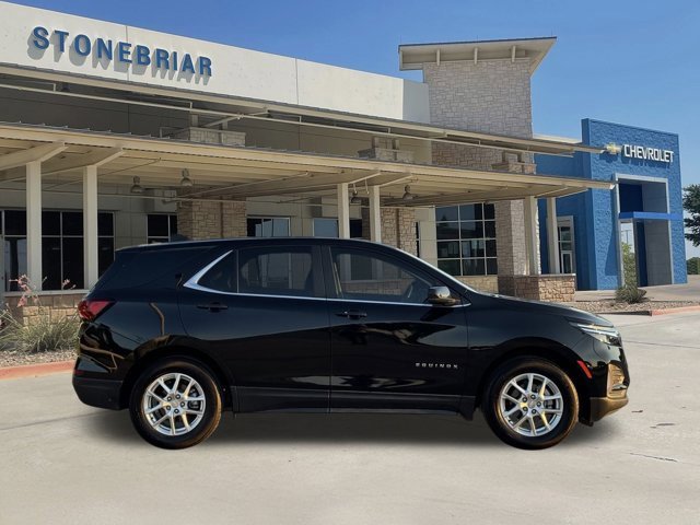 2024 Chevrolet Equinox LT photo 3