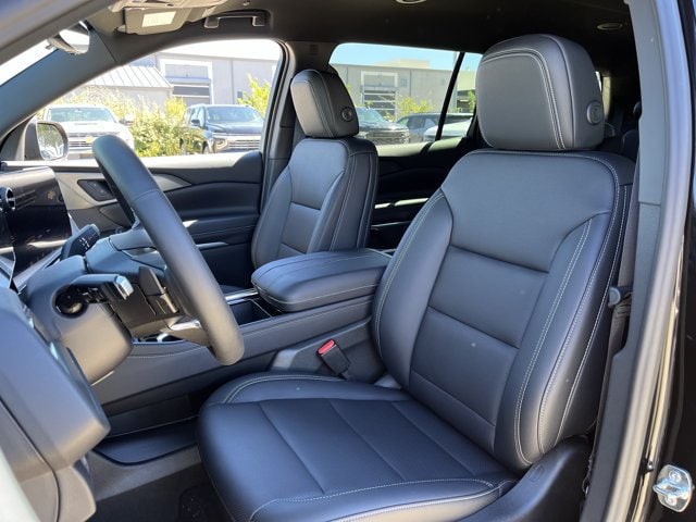 2027 Chevrolet Traverse LT - Photo 22