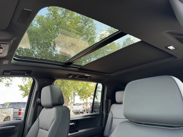 2026 Chevrolet Suburban LT - Photo 25