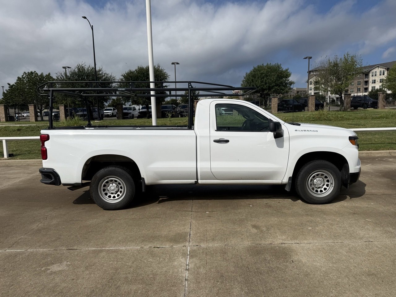2024 Chevrolet Silverado 1500 photo 3