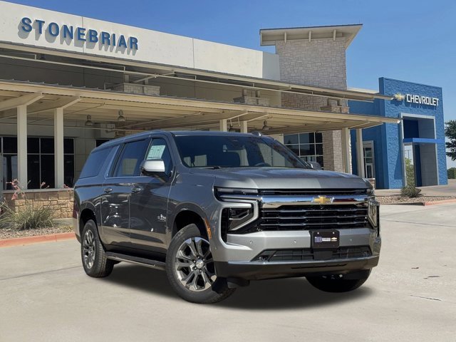 2026 Chevrolet Suburban LT photo 2