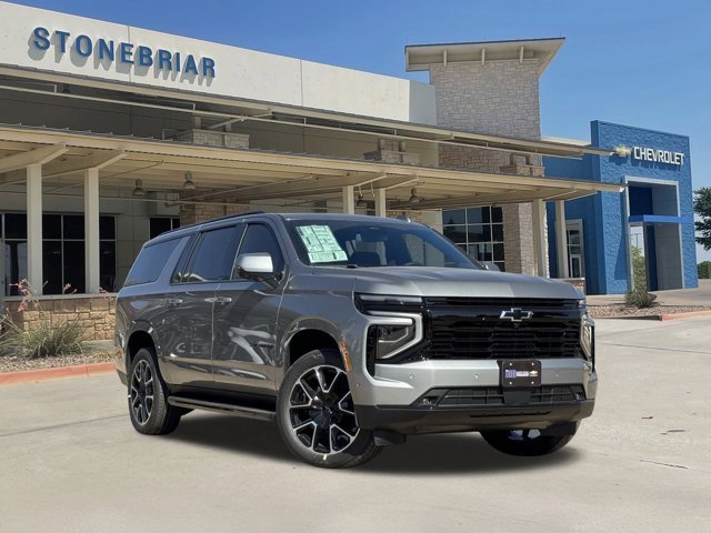 2026 Chevrolet Suburban RST photo 2