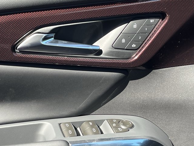 2027 Chevrolet Traverse RS - Photo 21